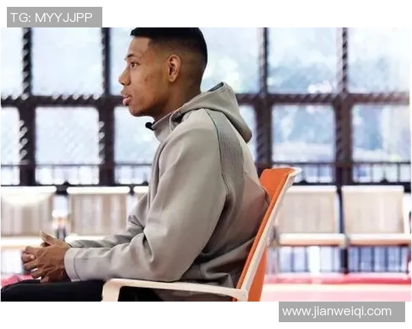 祝铭震：从青涩少年到电竞明星的成长之路与奋斗历程